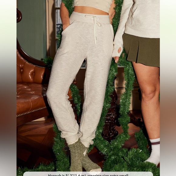 Offline by Aerie “Vintage Vanilla” (Cream)Snow-day Waffle Knit Joggers. Sz-S/P - Picture 1 of 12
